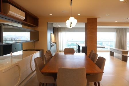Apartamento à venda com 241m², 4 quartos e 3 vagasCozinha
