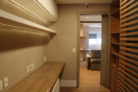 Apartamento à venda com 241m², 4 quartos e 3 vagasEscritório