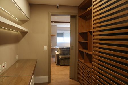 Apartamento à venda com 241m², 4 quartos e 3 vagasEscritório
