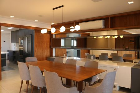 Apartamento à venda com 241m², 4 quartos e 3 vagasCozinha