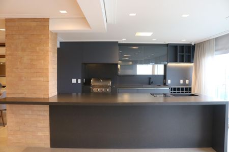 Apartamento à venda com 241m², 4 quartos e 3 vagasCozinha
