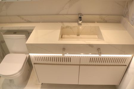 Apartamento à venda com 241m², 4 quartos e 3 vagasBanheiro 2