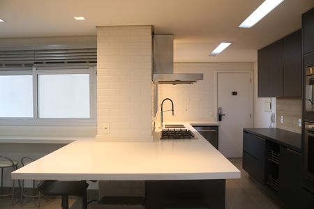 Apartamento à venda com 241m², 4 quartos e 3 vagasCozinha