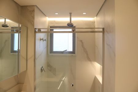 Apartamento à venda com 241m², 4 quartos e 3 vagasBanheiro 3