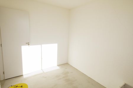 Quarto 1 de apartamento para alugar com 2 quartos, 43m² em Santa Cruz, Rio de Janeiro
