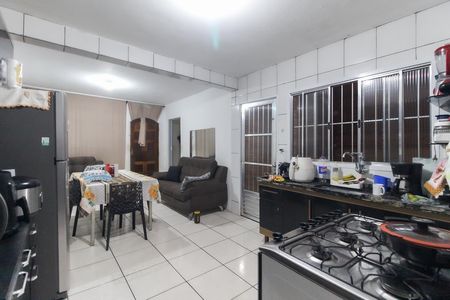 Casa para alugar com 70m², 2 quartos e 1 vaga Casa para alugar com 70m², 2 quartos e 1 vagaSala - Cozinha
