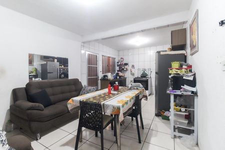 Casa para alugar com 70m², 2 quartos e 1 vaga Casa para alugar com 70m², 2 quartos e 1 vagaSala - Cozinha