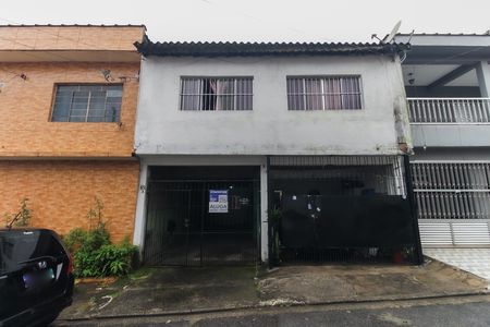 Casa para alugar com 70m², 2 quartos e 1 vaga Casa para alugar com 70m², 2 quartos e 1 vagaFachada