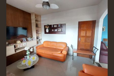 Casa à venda com 456m², 3 quartos e 2 vagas Casa à venda com 456m², 3 quartos e 2 vagasSala