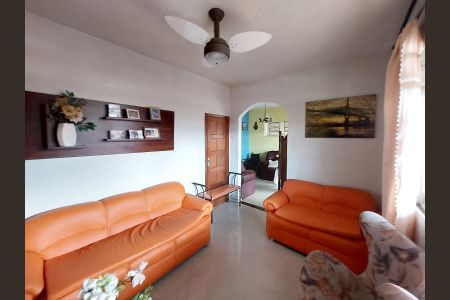 Casa à venda com 456m², 3 quartos e 2 vagas Casa à venda com 456m², 3 quartos e 2 vagasSala