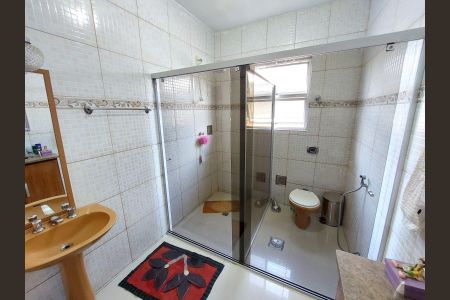 Casa à venda com 456m², 3 quartos e 2 vagas Casa à venda com 456m², 3 quartos e 2 vagasBanheiro