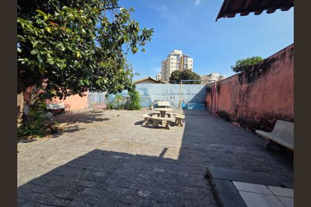 Casa à venda com 456m², 3 quartos e 2 vagas Casa à venda com 456m², 3 quartos e 2 vagasÁrea externa