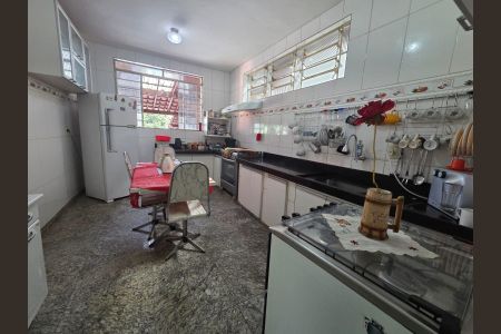 Casa à venda com 456m², 3 quartos e 2 vagas Casa à venda com 456m², 3 quartos e 2 vagasCozinha