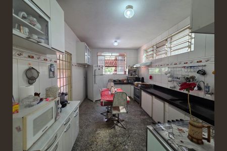 Casa à venda com 456m², 3 quartos e 2 vagas Casa à venda com 456m², 3 quartos e 2 vagasÁrea de Serviço