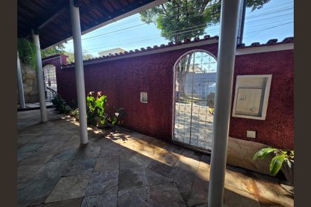 Casa à venda com 456m², 3 quartos e 2 vagas Casa à venda com 456m², 3 quartos e 2 vagasÁrea externa