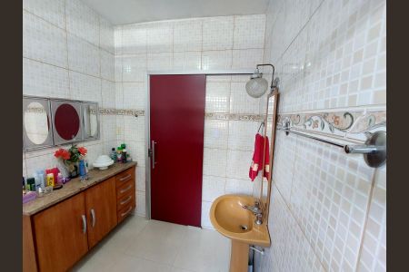 Casa à venda com 456m², 3 quartos e 2 vagas Casa à venda com 456m², 3 quartos e 2 vagasBanheiro