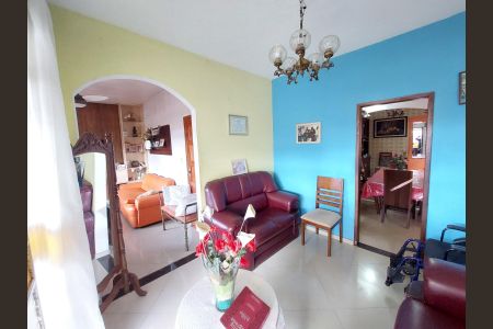 Casa à venda com 456m², 3 quartos e 2 vagas Casa à venda com 456m², 3 quartos e 2 vagasSala