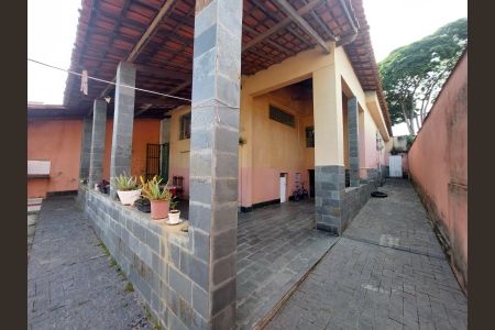 Casa à venda com 456m², 3 quartos e 2 vagas Casa à venda com 456m², 3 quartos e 2 vagasÁrea externa