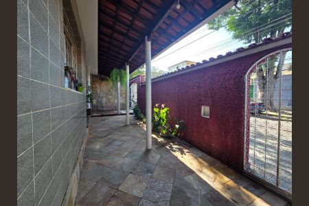 Casa à venda com 456m², 3 quartos e 2 vagas Casa à venda com 456m², 3 quartos e 2 vagasÁrea externa