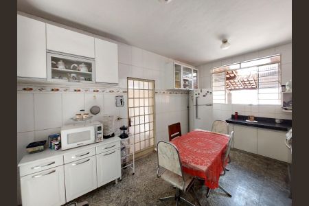 Casa à venda com 456m², 3 quartos e 2 vagas Casa à venda com 456m², 3 quartos e 2 vagasCozinha