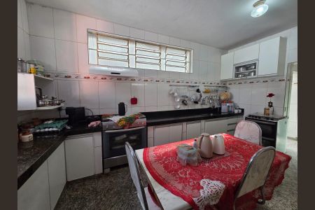 Casa à venda com 456m², 3 quartos e 2 vagas Casa à venda com 456m², 3 quartos e 2 vagasCozinha