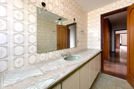 Banheiro de apartamento para alugar com 4 quartos, 340m² em Santo Antônio, Belo Horizonte