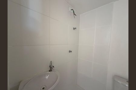 Banheiro de kitnet/studio para alugar com 1 quarto, 19m² em Vila das Belezas, São Paulo