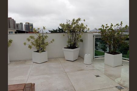 Apartamento à venda com 208m², 2 quartos e 1 vaga Apartamento à venda com 208m², 2 quartos e 1 vagaÁrea externa
