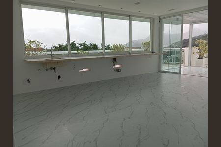 Apartamento à venda com 208m², 2 quartos e 1 vaga Apartamento à venda com 208m², 2 quartos e 1 vagaCozinha americana