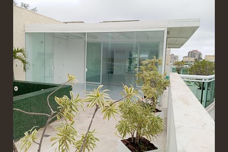 Apartamento à venda com 208m², 2 quartos e 1 vaga Apartamento à venda com 208m², 2 quartos e 1 vagaÁrea externa