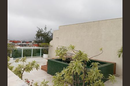 Apartamento à venda com 208m², 2 quartos e 1 vaga Apartamento à venda com 208m², 2 quartos e 1 vagaÁrea externa