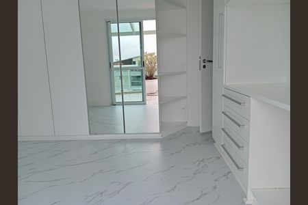 Apartamento à venda com 208m², 2 quartos e 1 vaga Apartamento à venda com 208m², 2 quartos e 1 vagaQuarto