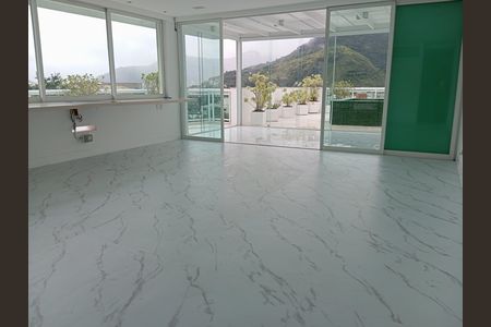 Apartamento à venda com 208m², 2 quartos e 1 vaga Apartamento à venda com 208m², 2 quartos e 1 vagaSala