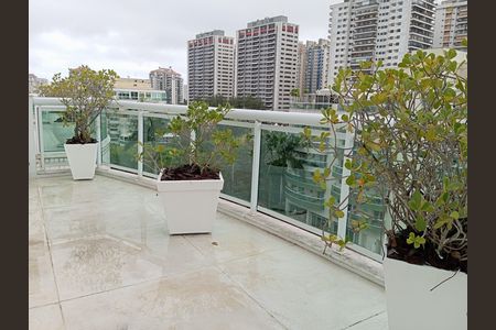 Apartamento à venda com 208m², 2 quartos e 1 vaga Apartamento à venda com 208m², 2 quartos e 1 vagaÁrea externa