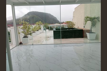 Apartamento à venda com 208m², 2 quartos e 1 vaga