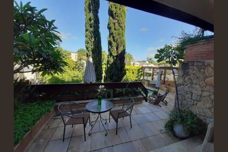 Casa à venda com 3 quartos, 320m² em Alphaville, Santana de Parnaíba