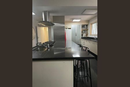 Casa à venda com 5 quartos, 1200m² em Vila Tramontano, São Paulo