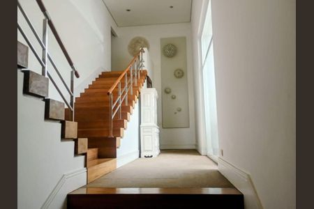 Casa à venda com 5 quartos, 1200m² em Vila Tramontano, São Paulo