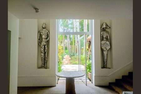 Casa à venda com 5 quartos, 1200m² em Vila Tramontano, São Paulo