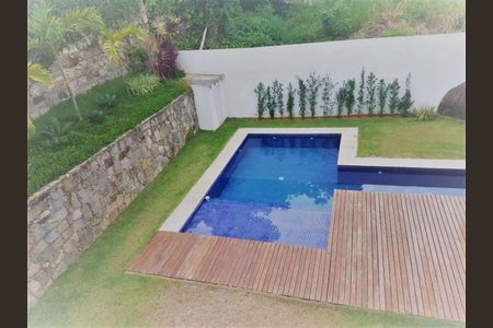 Casa de condomínio à venda com 500m², 4 quartos e 3 vagas