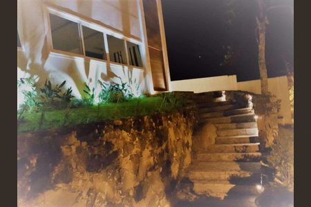 Casa de condomínio à venda com 500m², 4 quartos e 3 vagas