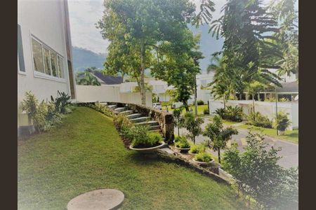 Casa de condomínio à venda com 500m², 4 quartos e 3 vagas