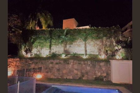 Casa de condomínio à venda com 500m², 4 quartos e 3 vagas