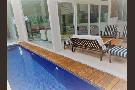 Casa de condomínio à venda com 500m², 4 quartos e 3 vagas