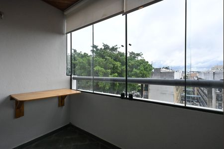 Apartamento à venda com 62m², 2 quartos e 2 vagasVaranda