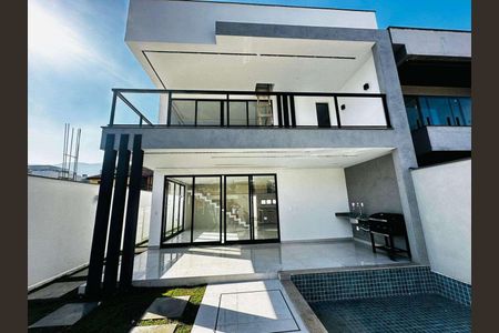 Casa à venda com 4 quartos, 214m² em Vargem Pequena, Rio de Janeiro