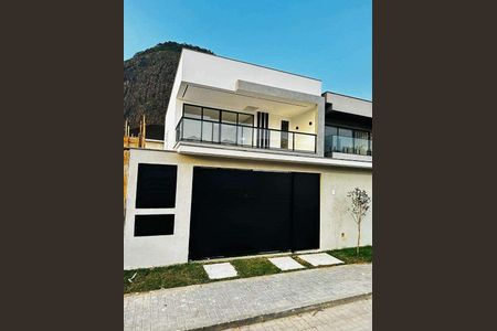 Casa à venda com 4 quartos, 214m² em Vargem Pequena, Rio de Janeiro