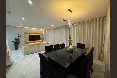Casa à venda com 4 quartos, 214m² em Vargem Pequena, Rio de Janeiro