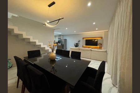 Casa à venda com 4 quartos, 214m² em Vargem Pequena, Rio de Janeiro