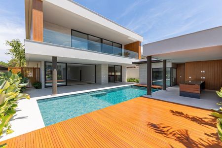Casa de Condomínio à venda com 5 quartos, 840m² em Barra da Tijuca, Rio de Janeiro